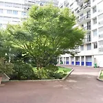 Studio Near Porte Maillot & Arc De Triomphe