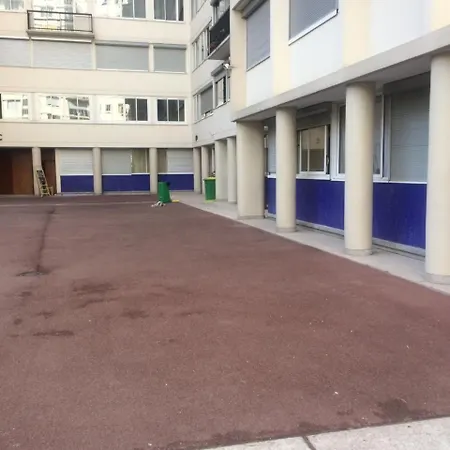 Apartment Studio Near Porte Maillot & Arc De Triomphe Paris