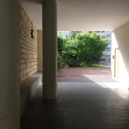 Apartment Studio Near Porte Maillot & Arc De Triomphe *